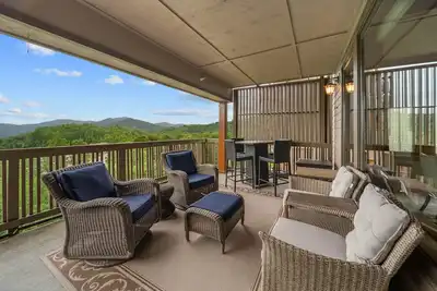 Image de Endless Grandfather View at Echota - community amenities- indoor and outdoor pool access