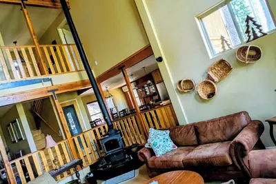 Image de Charming 4-bedroom \"Pine Hill Home\" in Arnold near Big Trees Park & Bear Valley