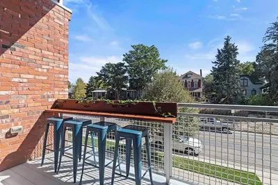 Image de Downtown RiNo condo 1 block from top breweries and restaurants, monthly stays