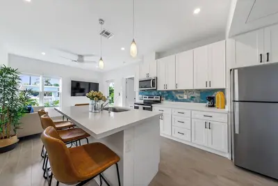 Image de Island Stay in West Bay - 3 Min to Beach | West Nest #101