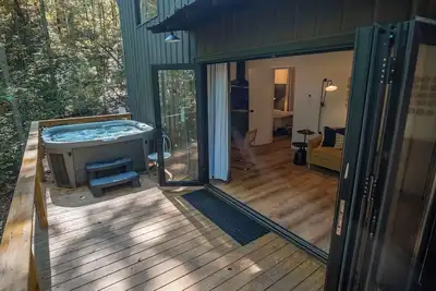 Image de Cabin in Blue Ridge - Stylish 2-bedroom cabin with Ev charger & outdoor movies