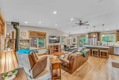 Image de Tahoe Retreat with Scenic Views & Spacious Deck