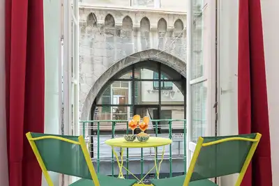 Charmant à 2 minutes de la cathédrale_150sqqm_Quadrilocale
