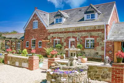 Image de Cosy converted barn in rural location with views of the surrounding countryside.
