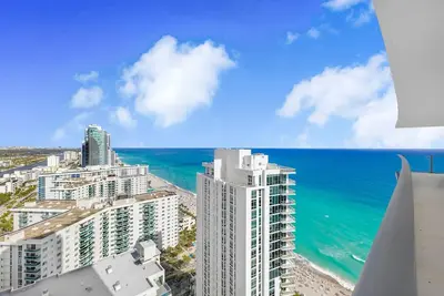 Image de Hollywood Condo: Ocean Views & Resort Amenities