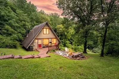 Image de Pet Friendly, Secluded home with Hot Tub!