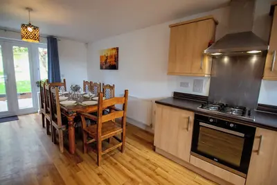 Image de Augusta House - Andover - Large 4 bedroom with garden, near centre