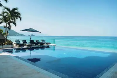 Image de Full Floor Beachfront Luxury Apartment