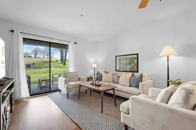 Image de Family-Friendly 2br • Sleeps 6 • Pointe Royale