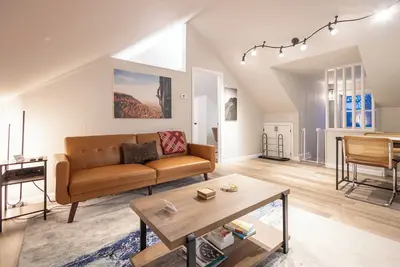 Image de Cozy 1 Bed, In-Unit Laundry, Pets, Parking, Fios, Safe, Quiet