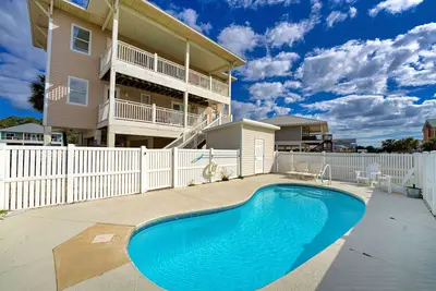 Image de Blue Skies, Beach View, Private Pool, Dog Friendly