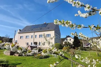 Image de HERZstĂĽck Erzgebirge - Comfort vacation apartment with family bed & bathtub