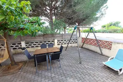 Image de 40m2 rdc 6pers 150m mer 2ch wifi terrasse parking ok animaux chéques vacances