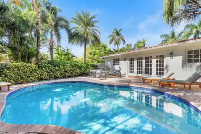Image de Hidden Haven: Garden Escape with Private Pool