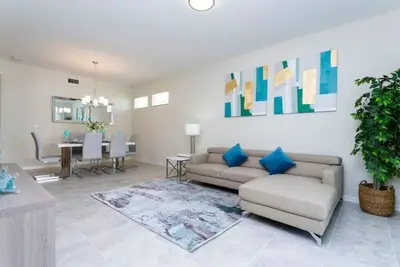 Image de 3 Bedrooms \/ 2 Bathrooms \/ Storey Lake(3150-301pc)