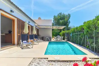 Image de Footprints Villa. Pinewalk Area. Heated Pool. Wifi. 100m/2 Min Walk To The Sea