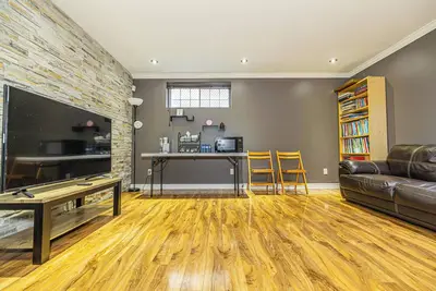 Image de Quiet convenient 2bdr 15min Drive to Mtl
