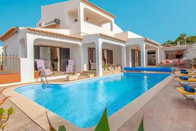 Image de Zen retreat w/ heatable pool, Albufeira