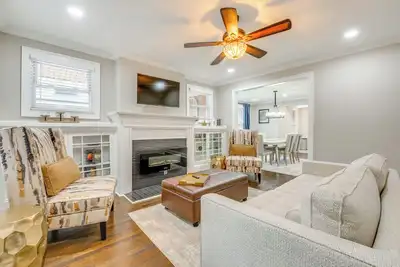 Image de 3 Mi to Dtwn: Home w/ Fenced Yard in Atlanta!