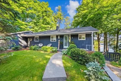 Image de Lux Muskoka Waterfront 5 Br Luxury
