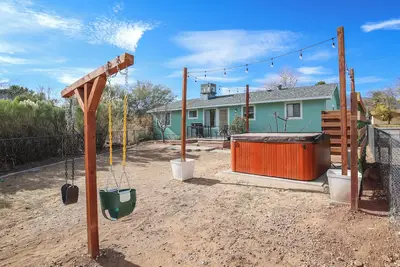 Image de Cozy 2-bedroom house in Cottonwood with Spa, fitness room, centrally located