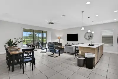 Image de New! 163kb - Balmoral Resort