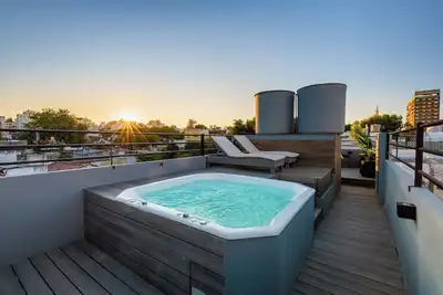 Image de Spectacular Brand New 3 story Private Home with Rooftop Jacuzzi Terrace in Ba.