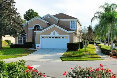 Image de Disney Vacation Rental 6br 3. 5 miles to Disney