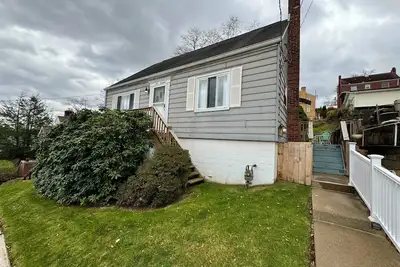 Image de Charming 2-bedroom house with Ac, WiFi in Pittsburgh