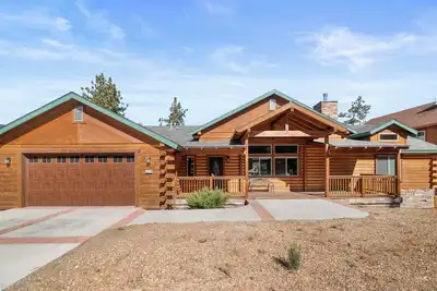 Image de New Home - Huge Great Room, 2 Master Suites, Spa, Pacman. All 5 Star Reviews!