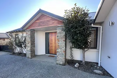 Image de Space, Spa and Mt Iron at your doorstep