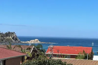 Image de Malua Bay Coast House - Ocean Views - Short Stroll to Beach