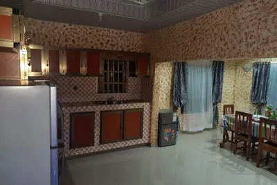 Luxurious 3-bedroom building in charming Comé with Ac. \nFamily-friendly.