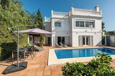 Image de Villa 'Superbe Piscine Privée Golf' avec Vue sur Mer, Wi-Fi et Climatisation