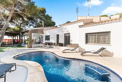 Villa 'Playaynaturaleza' avec piscine privée, Wi-Fi et climatisation
