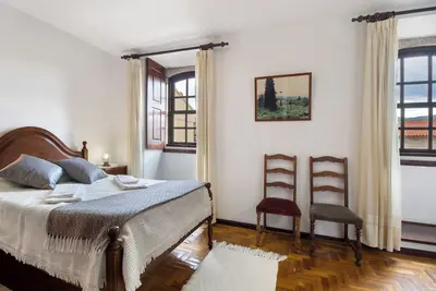 Image de Chambre 'Suite 3 - Casa Do Adro' avec vue sur la montagne, Wi-Fi et climatisation
