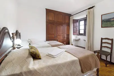 Image de Appartement 'Quarto Familiar - Casa Do Adro' avec vue sur les montagnes, Wi-Fi et climatisation