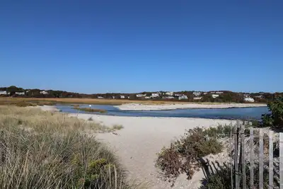 Image de Rambling 9 bedroom within walking distance to Red River Beach.