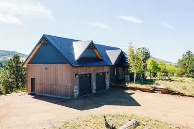 Image de Little Topsey Modern Mountain Cabin - Custom Home - Hot Tub - Mountain Views