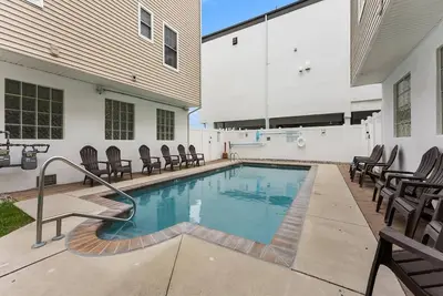 Image de Fantastic Location W Pool Close To Beach Boards Rides! ! Dogs Ok! !