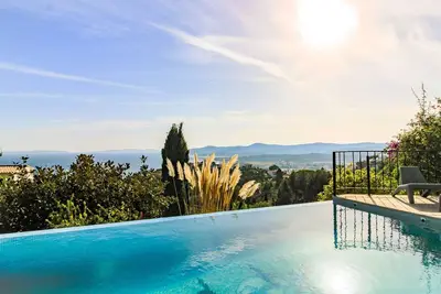 Image de Maison familiale- Calme Absolu  et  Piscine Privée
