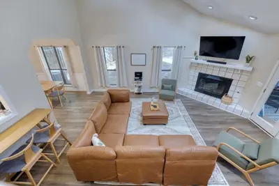 Image de Near the Hospital and Dining - Sunrise Knoll Stay