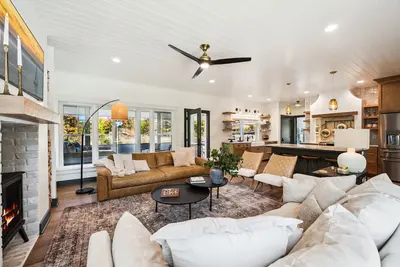 Image de The Porch House-Designer Sister Bay Retreat