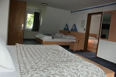 Image de Comfortable and versatile room-perfect for relaxation, work and exchange