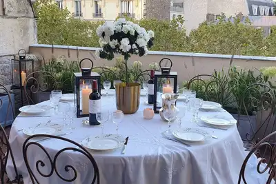 Image de Between St Germain & Eiffel Tower townhouse view Ac 5 bedroom -  service options