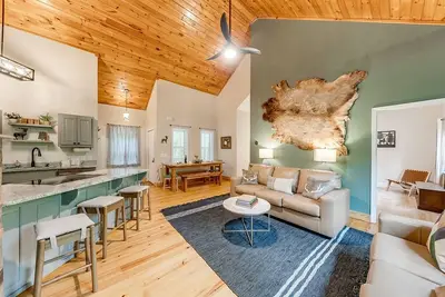 Image de Gem of the Mountain – Cozy Cabin Retreat Near Helen & Unicoi State Park