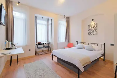 Image de 2-bedroom apartment in enchanting BeyoÄźlu with Ac, WiFi