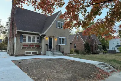 Image de Charming 4-bedroom house with 3 king/1 full beds, 2 full baths, Ac, Wifi, Patio