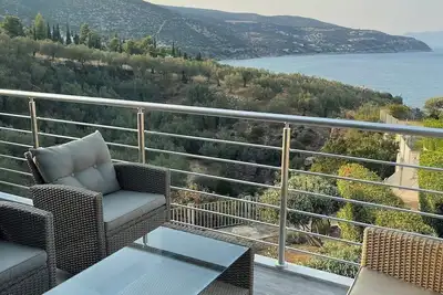 Image de Hellenic Escapes: Modern 2-Bedroom with Panoramic Sea Views