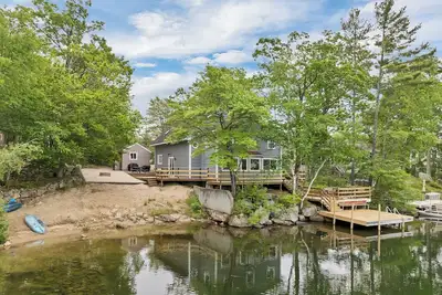 Pet Friendly Escape to Lake Waukewan for Your Next Getaway